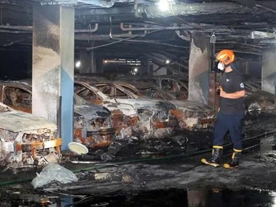 Hiện trường vụ cháy xe điện tại gara ngầm ở thành phố Incheon, ngày 2/8. Ảnh: Yonhap