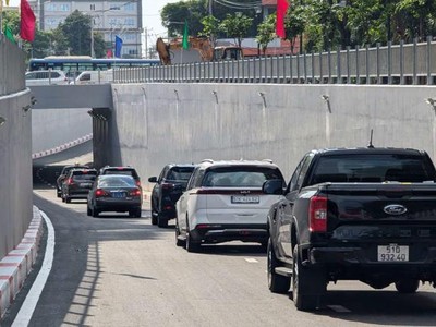 Hầm chui Phan Thúc Duyện thuộc Dự án đường nối Trần Quốc Hoàn - Cộng Hòa đã thông xe