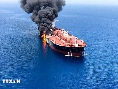 Giải cứu thủy thủ tàu chở dầu bị tấn công ở Biển Đỏ ngoài khơi Yemen