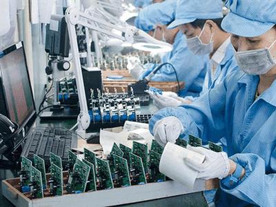 Nhiều "ông lớn" FDI có kim ngạch xuất nhập khẩu hàng tỷ USD thường xuyên làm thủ tục hải quan tại Chi cục Hải quan quản lý các KCN Yên Phong.