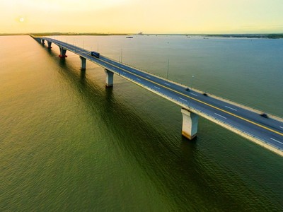 Cầu Tân Vũ - Lạch Huyện là cây cầu vượt biển dài nhất Việt Nam tính đến thời điểm hiện tại. Ảnh: Hồng Phong
