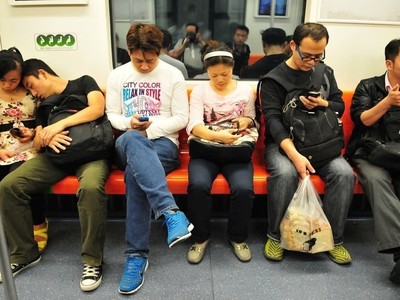 Trung Quốc có 1,1 tỷ người dùng Internet. Ảnh: Techinasia