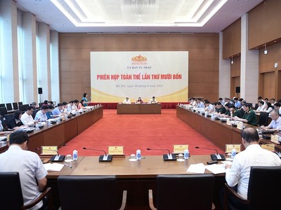 Toàn cảnh phiên họp thứ 14 của Ủy ban Tư pháp.