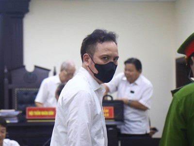 Cựu Vụ trưởng Nguyễn Sỹ Tá bị tuyên án chung thân về hành vi lừa đảo, chiếm đoạt 80 tỷ đồng.