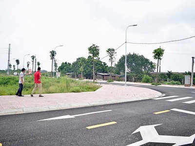 Nhiều nhà đầu tư cho biết, bản thân khó chấp nhận với mức giá đất hiện tại. Ảnh: Thanh Vũ 