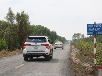 Một đoạn đường Hồ Chí Minh, đoạn Năm Căn - Đất Mũi.