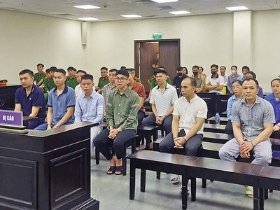 Các bị cáo tại tòa.