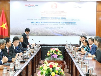 Bình Định trao giấy chứng nhận đầu tư dự án hơn 2.000 tỷ đồng cho doanh nghiệp Singapore