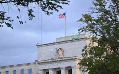 Cục Dữ trự Liên bang Mỹ (Fed) được dự đoán cắt giảm lãi suất tối đa 50 điểm cơ bản trong cuộc họp chính sách diễn ra trong hai ngày 17-18/9. Ảnh: AFP