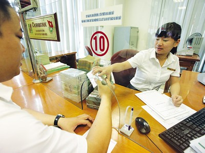 Agribank cho biết, sẽ tích cực cho vay mới để giúp khách hàng khôi phục, ổn định hoạt động kinh doanh. 