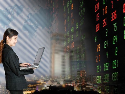 Thị trường tài chính rất nhạy cảm với chính sách tiền tệ, đòi hỏi các nhà hoạch định phải truyền thông khéo léo để kiểm soát kỳ vọng của thị trường