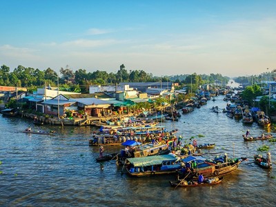 Đặc thù miền sông nước Sóc Trăng khiến các tuyên truyền viên chính sách phải rất nỗ lực trong phát triển đối tượng tham gia bảo hiểm xã hội tự nguyện