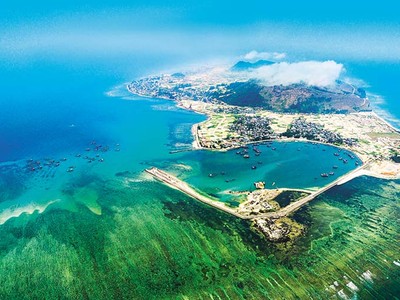 Quảng Ngãi từng bước đưa du lịch trở thành ngành kinh tế mũi nhọn