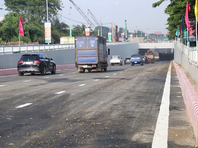 Khi thông xe hầm chui hướng từ Khu chế xuất Tân Thuận đi Quốc lộ 1 đã thông thoáng hơn vì không còn điểm giao cắt - Ảnh:Lê Vinh