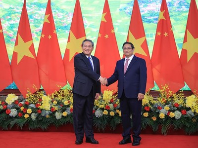 Thủ tướng Phạm Minh Chính nhiệt liệt hoan nghênh Thủ tướng Lý Cường sang thăm chính thức Việt Nam. Ảnh: Nhật Bắc