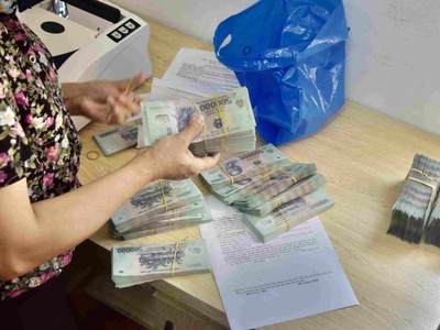 Việc thanh toán qua chuyển khoản sẽ giúp các cơ quan chức năng dễ thu thập nguồn dữ liệu về giá bán. Ảnh: Thanh Vũ