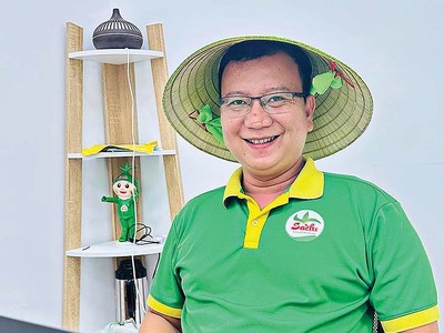 Năm 2021, doanh nhân Nguyễn Hữu Vinh được UBND thị xã Hoài Nhơn vinh danh là một trong 10 công dân ưu tú. Anh cũng là một trong 100 nhà nông tiêu biểu được nhận danh hiệu “Nông dân Việt Nam xuất sắc 2022”. 