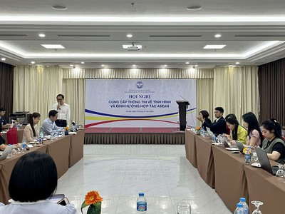 Hội nghị cung cấp thông tin về tình hình và định hướng hợp tác ASEAN diễn ra chiều 17/10.