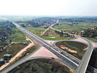 Cao tốc Hạ Long - Hải Phòng tạo động lực quan trọng để phát triển khu vực tuyến phía Tây của tỉnh Quảng Ninh (Ảnh: Đỗ Phương)