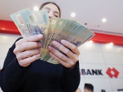 Áp lực từ chênh lệch huy động và cho vay