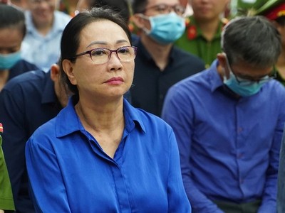 Bị cáo Trương Mỹ Lan, cựu Chủ tịch HĐQT Tập đoàn Vạn Thịnh Phát tại tòa.