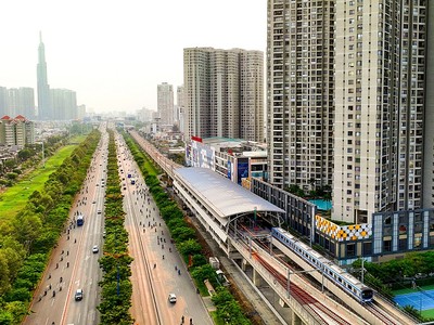 Metro số 1 (Bến Thành - Suối Tiên) đang chạy thử để chuẩn bị cho vận hành thương mại vào đầu năm 2025. Ảnh:Lê Toàn