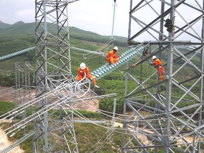 Dự án đường dây 500 kV mạch 3 từ Quảng Bình đến Phố Nối đã vận dụng đấu thầu trước, rút ngắn thời gian thực hiện dự án từ 6 - 8 tháng.