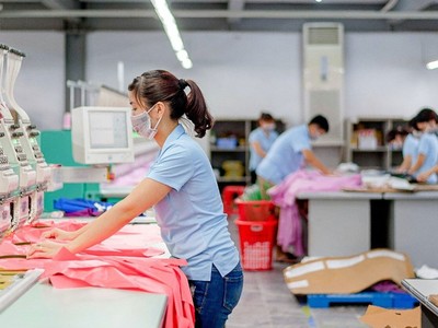 Đơn hàng về nhiều, các nhà máy của May Sông Hồng đang chạy hết công suất