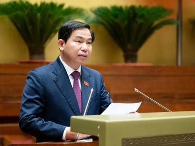 Chủ nhiệm Ủy ban Tài chính, Ngân sách Lê Quang Mạnh trình bày Báo cáo giải trình, tiếp thu, chỉnh lý dự thảo Nghị quyết 