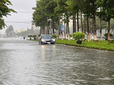 TP. Tam Kỳ (Quảng Nam) bị ngập sau mưa lớn.