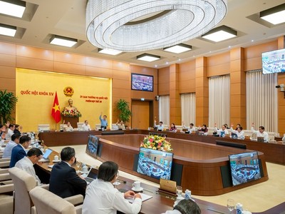 Ủy ban Thường vụ Quốc hội đã thông qua các nghị quyết sắp xếp đơn vị hành chính 12 tỉnh, thành phố..