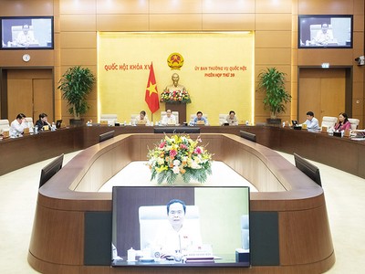 Ủy ban Thường vụ Quốc hội cho ý kiến hoàn thiện Dự thảo Luật Đầu tư công (sửa đổi). Ảnh: Quốc hội