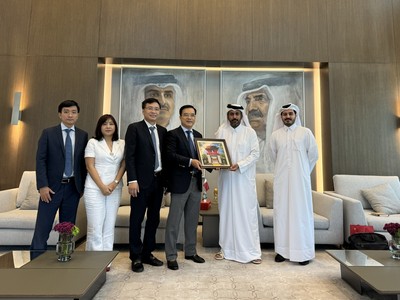 Đoàn công tác SCIC và lãnh đạo QIA chụp ảnh lưu niệm