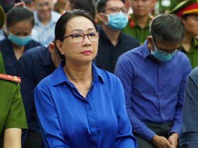 Bị cáo Trương Mỹ Lan, cựu Chủ tịch HĐQT Tập đoàn Vạn Thịnh Phát tại toà.