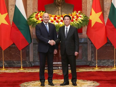 Chủ tịch nước Lương Cường đón, hội đàm với Tổng thống Bulgaria 