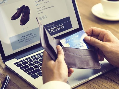 Rủi ro với ngân hàng không chỉ đến từ đạo đức cán bộ, mà còn do quy trình thẩm định hồ sơ khách hàng khi mở thẻ tại một số nhà băng “có vấn đề”. Ảnh: Shuttestock 