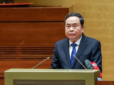 Chủ tịch Quốc hội Trần Thanh Mẫn quán triệt chuyên đề "Giải pháp tháo gỡ những điểm nghẽn, nút thắt về thể chế". Ảnh: quochoi.vn