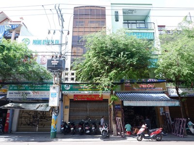 Trụ sở làm việc của Trung tâm Khuyến công và Tư vấn phát triển công nghiệp cũ tại số 731 Trần Hưng Đạo được thu hồi để đưa ra đấu giá. 