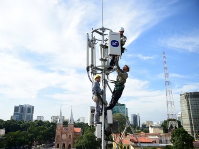 Các nhà mạng Việt Nam đang nỗ lực thương mại hóa 5G diện rộng vào năm 2025.