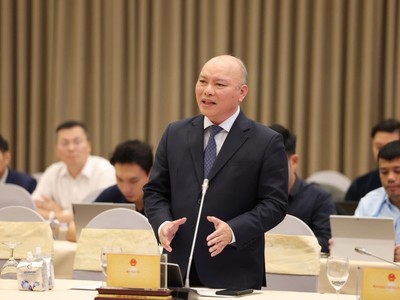 Chánh Văn phòng Bộ Nội vụ Vũ Đăng Minh cung cấp thông tin tại cuộc họp báo Chính phủ chiều 7/12. Ảnh: VGP 