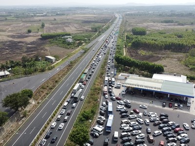 Bình Định bàn giao mặt bằng sạch 2 dự án trạm dừng nghỉ cao tốc trong tháng 1/2025 