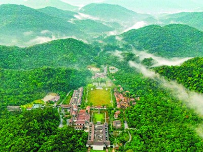 Trung tâm Văn hóa Trúc Lâm thuộc quần thể di tích lịch sử và danh lam thắng cảnh Yên Tử 