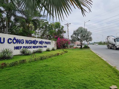 HIPC cho rằng việc đăng ký biến động sau 30 ngày kể từ ngày ký hợp đồng sẽ rất khó khăn cho doanh nghiệp kinh doanh hạ tầng khu công nghiệp. Ảnh: Trọng Tín.