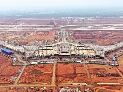 Các nhà thầu đang tập trung đẩy nhanh tiến độ thi công để đưa Cảng hàng không quốc tế Long Thành đi vào hoạt động từ ngày 31/12/2025