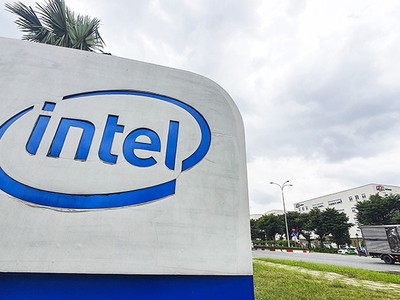 Áp dụng thủ tục đầu tư đặc biệt sẽ giúp đưa nhanh dự án vào triển khai. Trong ảnh: Nhà máy của Intel tại Khu công nghệ cao TP.HCM. Ảnh: Lê Toàn 