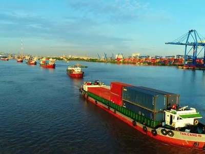 Phát triển đường thuỷ nội địa - giải pháp kéo giảm bền vững chi phí logistics Việt Nam 