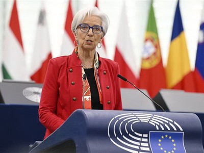 Chủ tịch ECB Christine Lagarde: Eurozone đang tiến rất gần đến mục tiêu lạm phát trung hạn 2% 