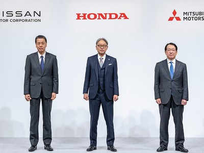 Nissan, Honda và Mitsubishi đã ký kết MOU để xem xét khả năng tham gia của Mitsubishi Motors vào kế hoạch hợp nhất kinh doanh thông qua việc thành lập một công ty cổ phần chung, như đã được nêu trong MOU trước đó giữa Nissan và Honda.
