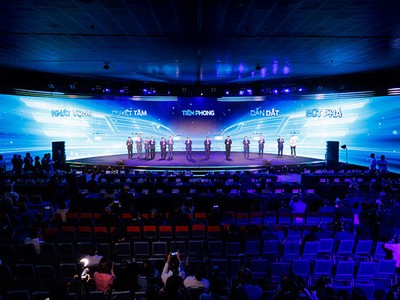 Các đại biểu thực hiện nghi thức khai mạc Ngày hội Đổi mới sáng tạo Việt Nam 2024.