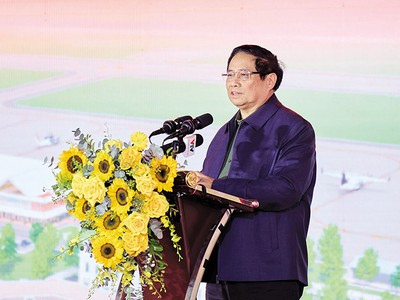 Thủ tướng Chính phủ Phạm Minh Chính nhấn mạnh tầm quan trọng của việc xây dựng hệ thống sân bay. 
